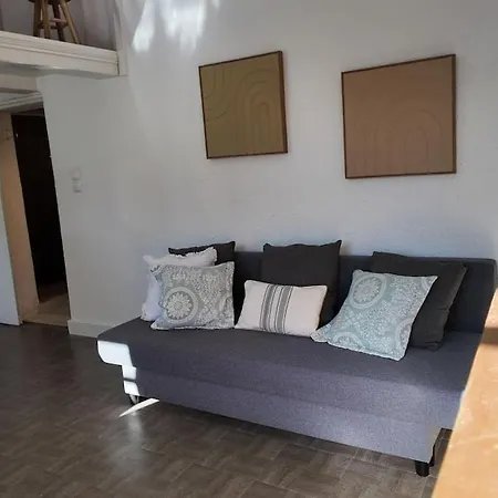 Climatise Cosy Dans Avec Parking Apartman